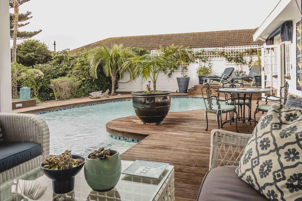 Admiralty Beach House Puerto Elizabeth Exterior foto